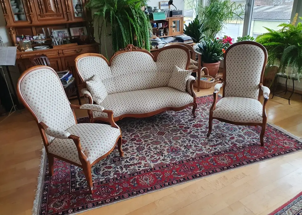 3er Antike Polstergruppe im Wohnzimmer