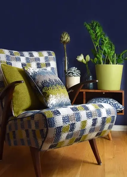 Karierter Stoffsessel in 50er Jahre Design